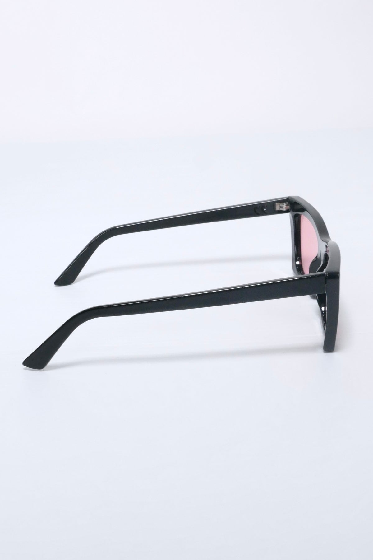 Clean Waves Type 04 Sunglasses - Black/Pink