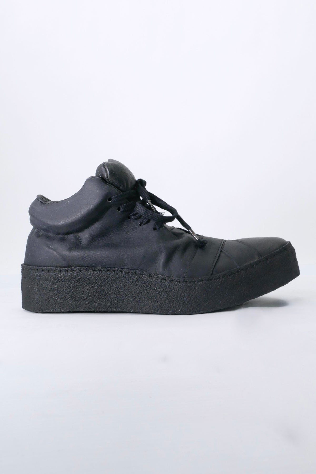 Masnada Low Top Padded Sneaker - Black