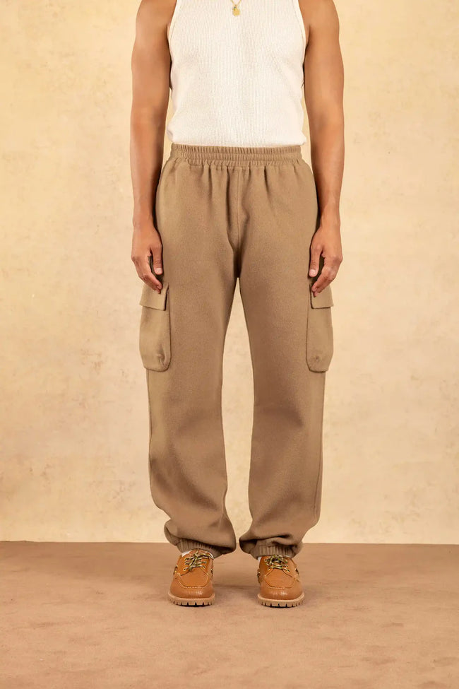 Drôle de Monsieur 'Le Pantalon Cargo Laine' Pants - Camel