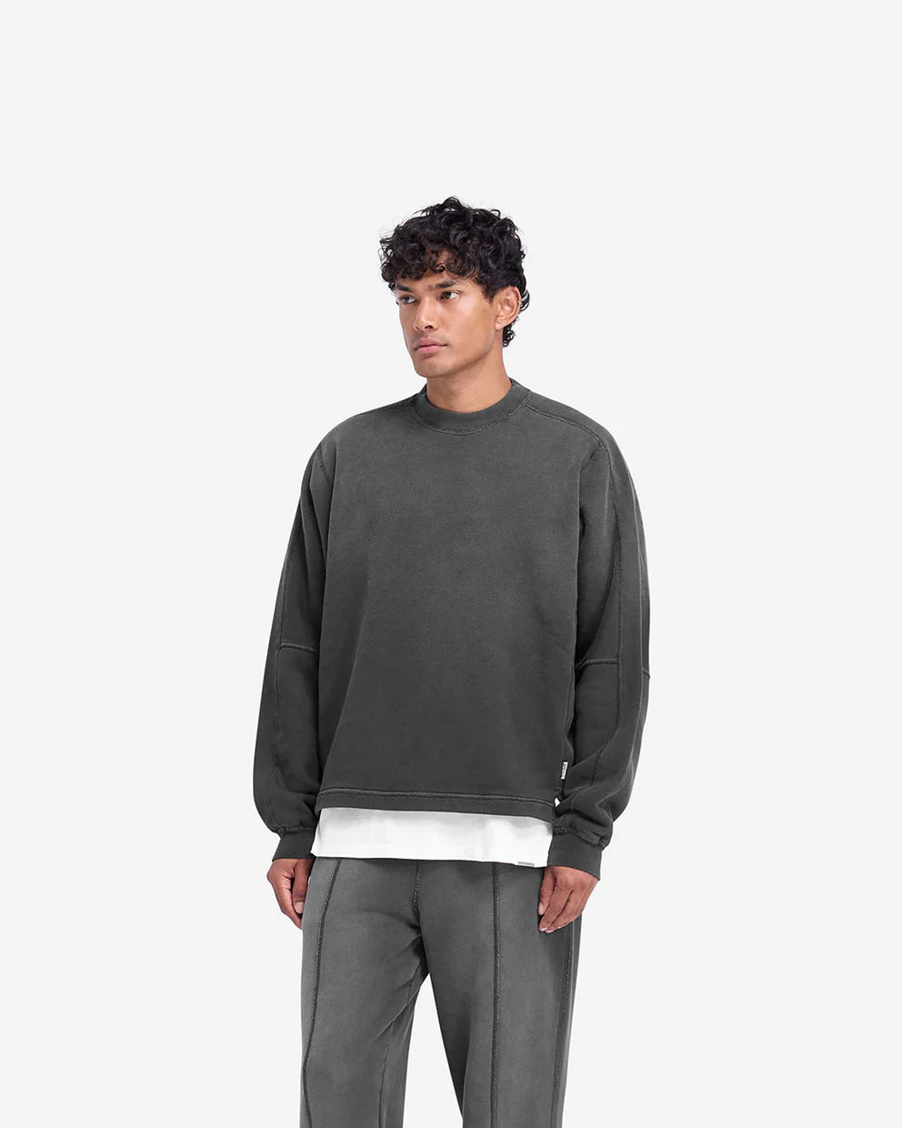 Represent Stepped Hem Crewneck - Black