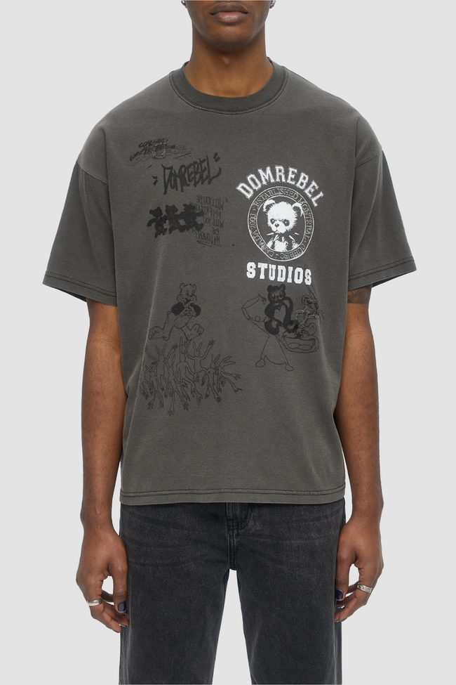 DOMREBEL Varsity Bear Tee - Faded Black
