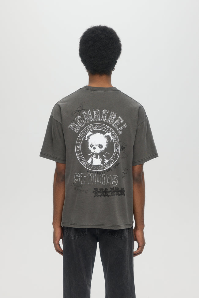 DOMREBEL Varsity Bear Tee - Faded Black