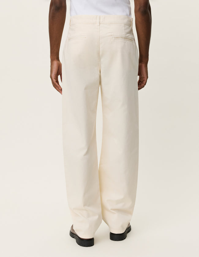 Les Deux Romeo Pleated Chino Pants - Eggnog White