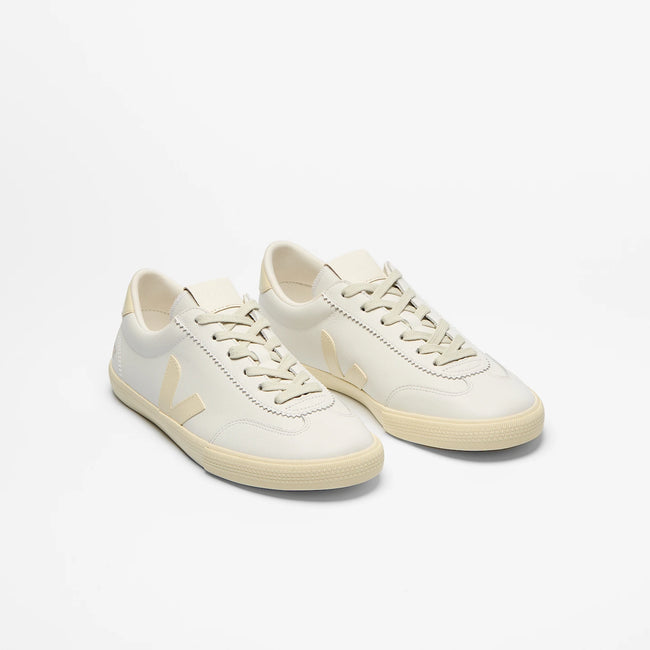 Veja Womens Volley O.T. Leather Sneakers - White Calcaire