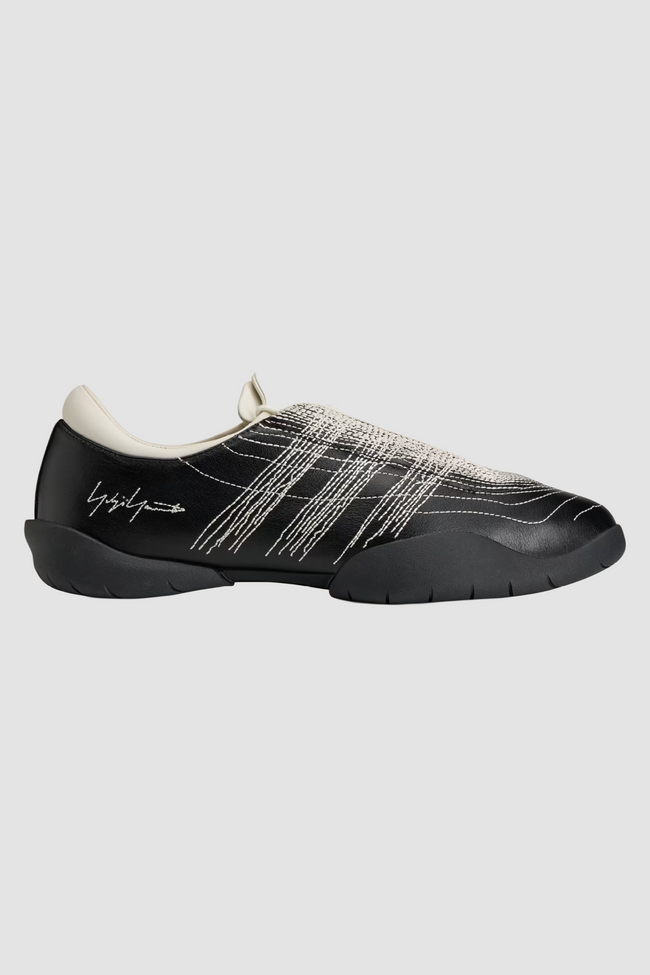 Y-3 Regu Embroidered Sneakers - Black