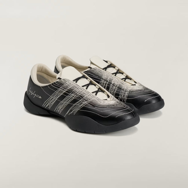 Y-3 Regu Embroidered Sneakers - Black