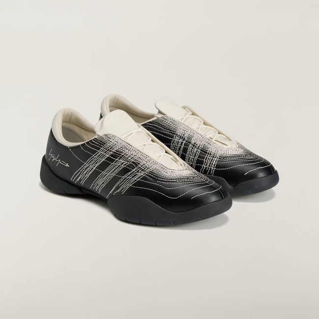 Y-3 Regu Embroidered Sneakers - Black