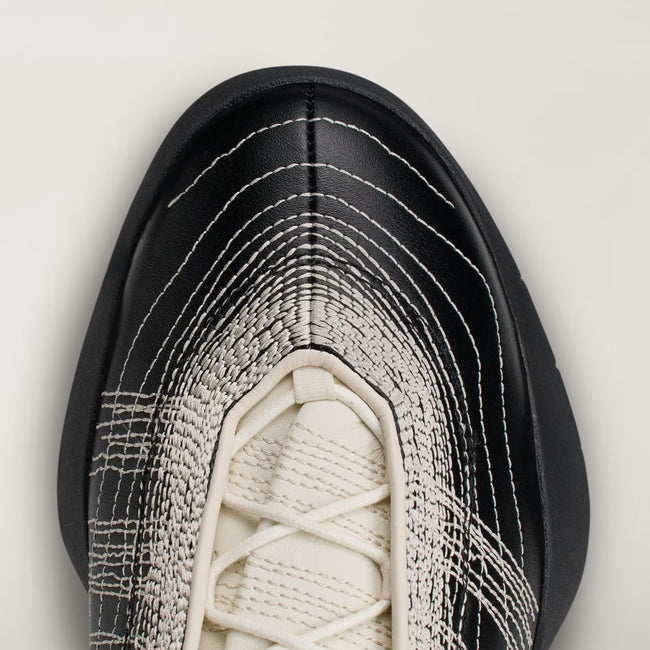 Y-3 Regu Embroidered Sneakers - Black