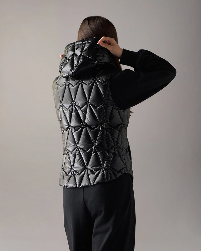 Moose Knuckles Womens Down Vest f26 Iceberg Quilt - Black