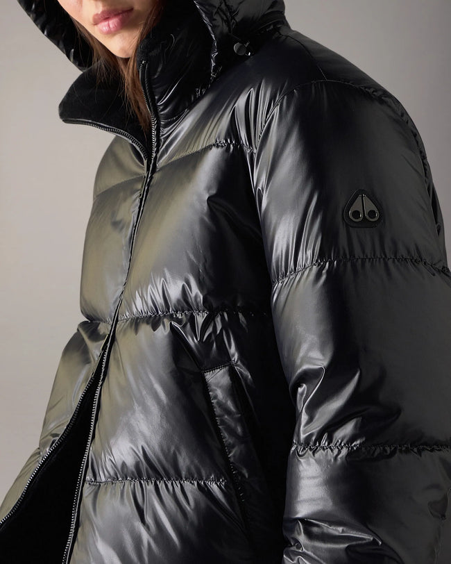 Moose Knuckles Womens Down Jacket f26 Queen Reversible Puffer - Black