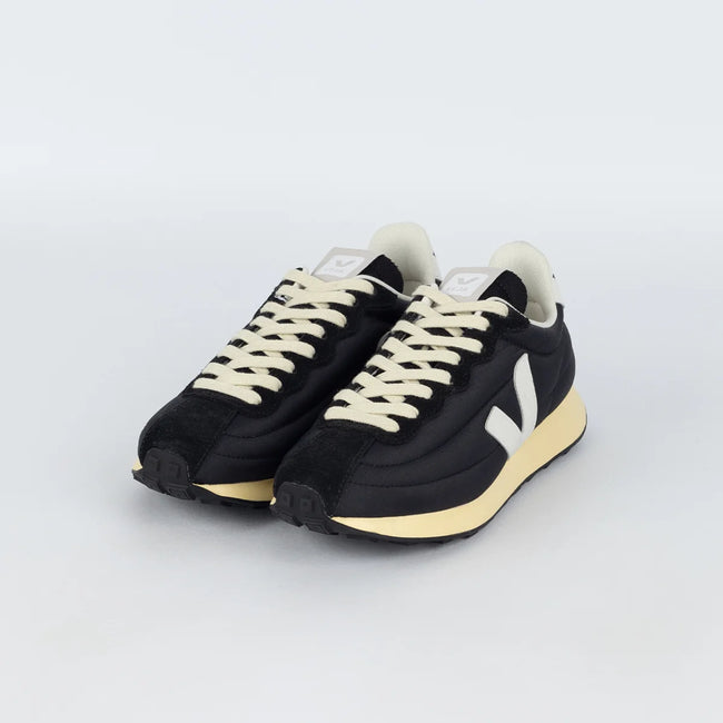Veja Mens Belem Nolyn Sneakers - Black/White