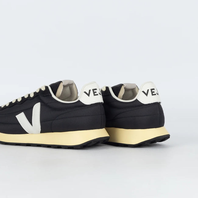 Veja Mens Belem Nolyn Sneakers - Black/White