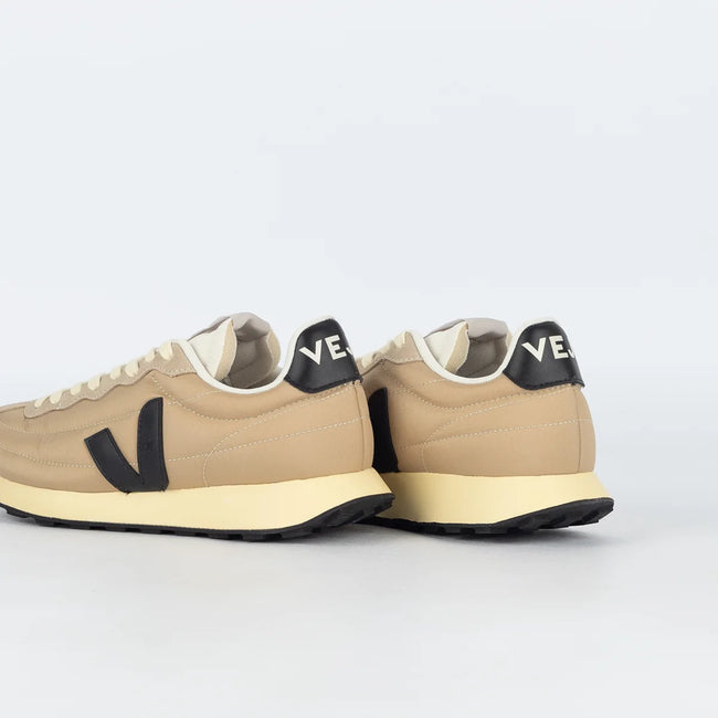 Veja Mens Belem Nolyn Sneakers - Almond/Black