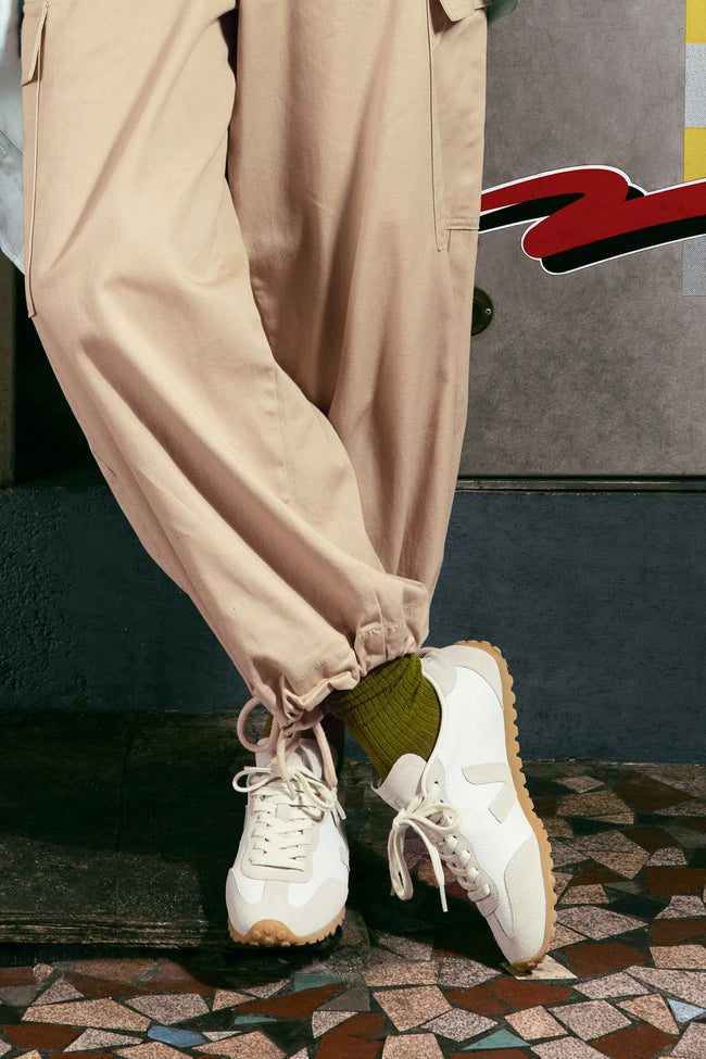 Veja Womens GT Leather Sneakers - White Natural