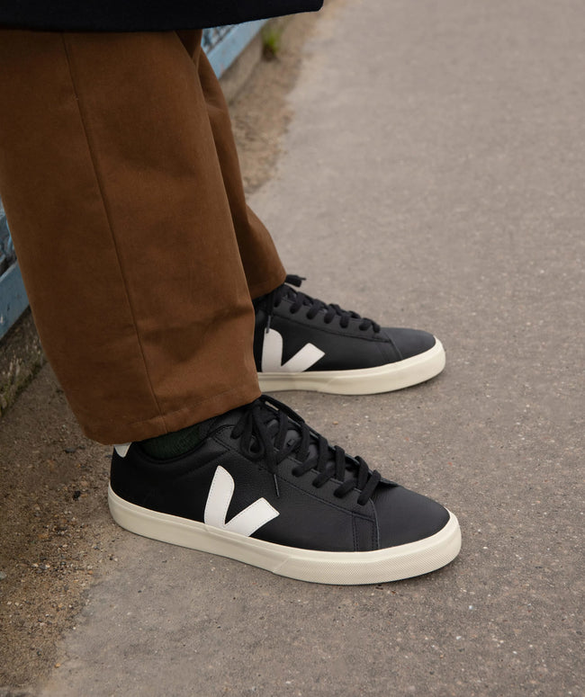 Veja Mens Campo ChromeFree Leather Sneakers - Black/White