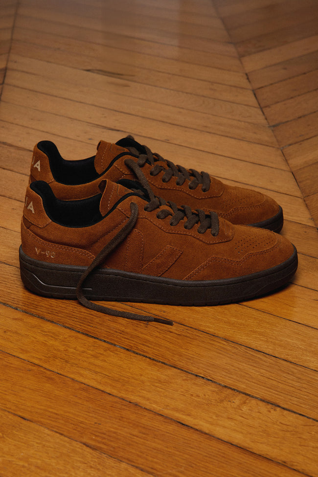 Veja Mens V-90 Suede Sneakers - Full Cognac Eagle