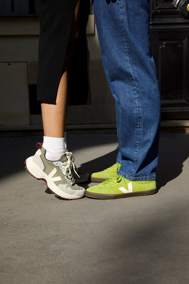 Veja Womens Venturi II Suede Sneakers - Khaki Sable