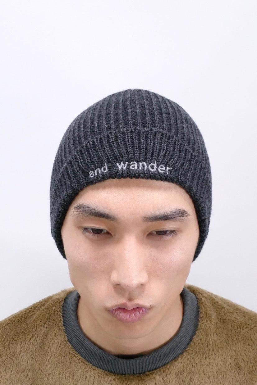 and wander Mens Winter Hat Merino Wool - Charcoal - Due West